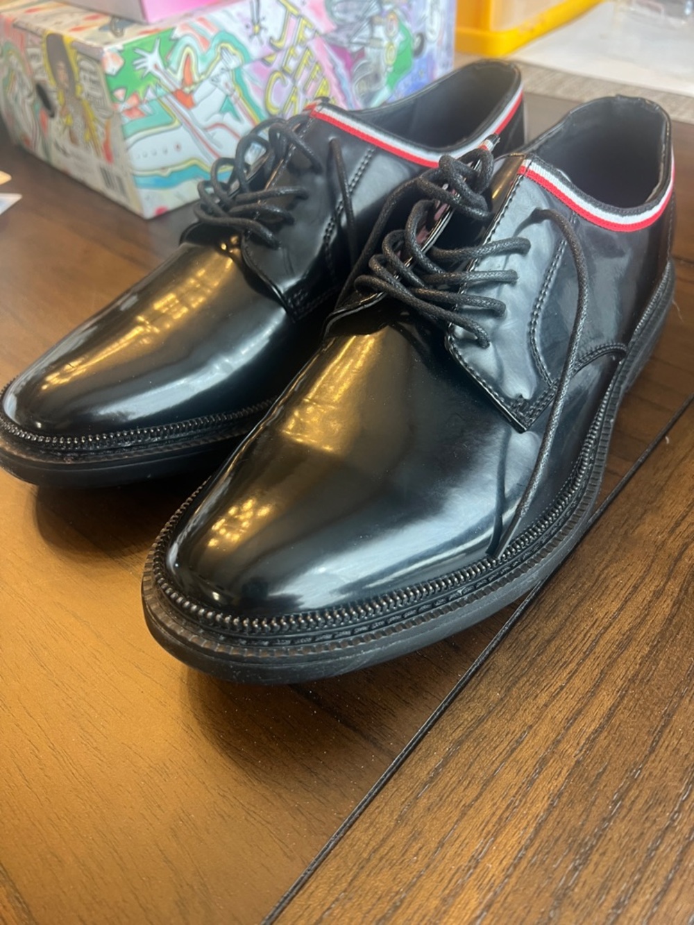 INC International Concepts Black Patent Lace-Up Oxfords with Red-Trim Collar